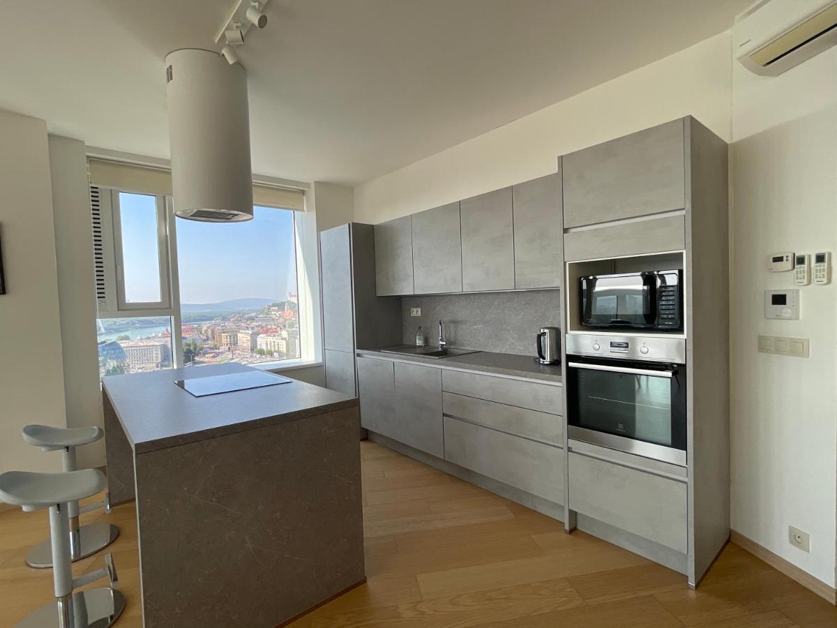 Sag Panorama Apartment 3 Rooms 19Th Floor Great View Free Parking Братислава Экстерьер фото