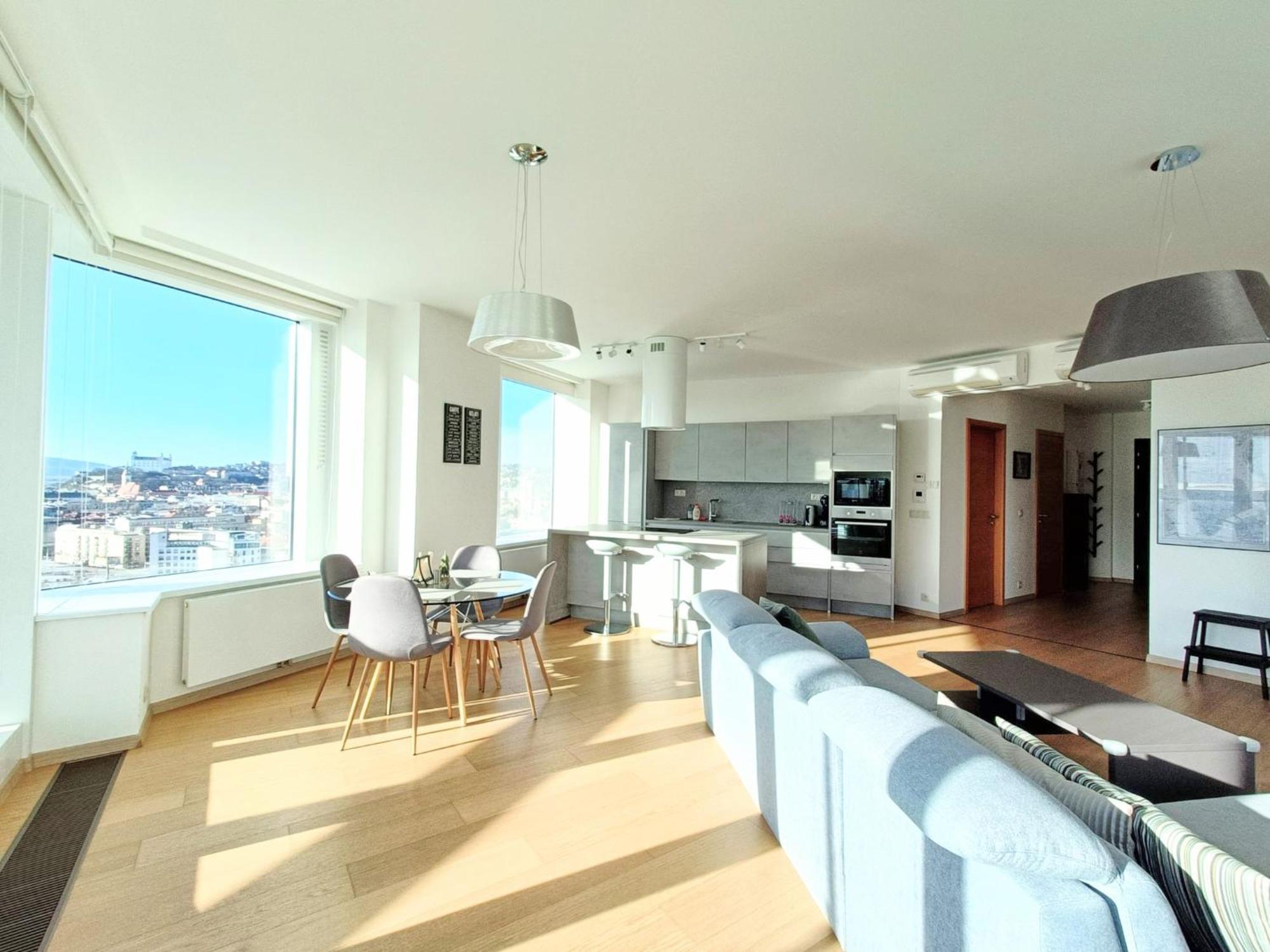 Sag Panorama Apartment 3 Rooms 19Th Floor Great View Free Parking Братислава Экстерьер фото