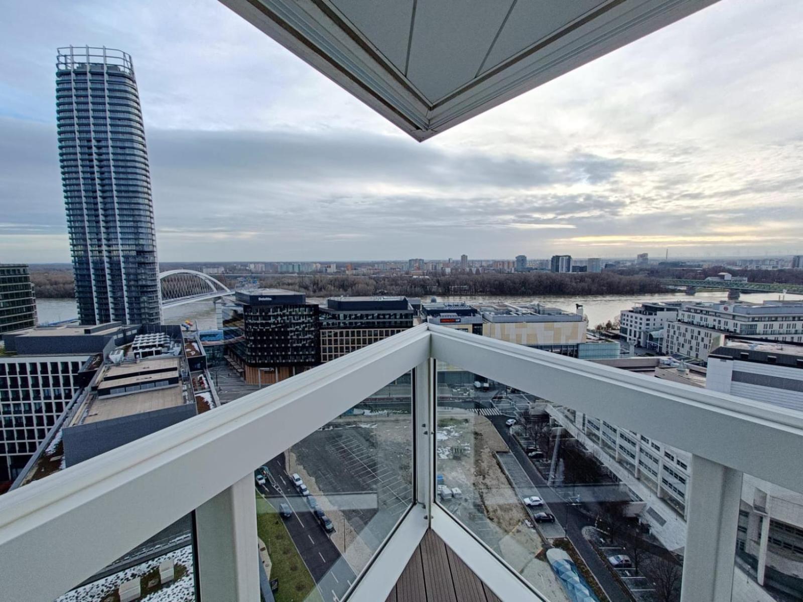 Sag Panorama Apartment 3 Rooms 19Th Floor Great View Free Parking Братислава Экстерьер фото